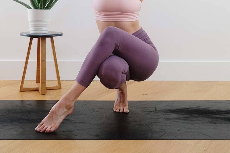 Cara Menghilangkan Stres Dengan Gerakan Yoga