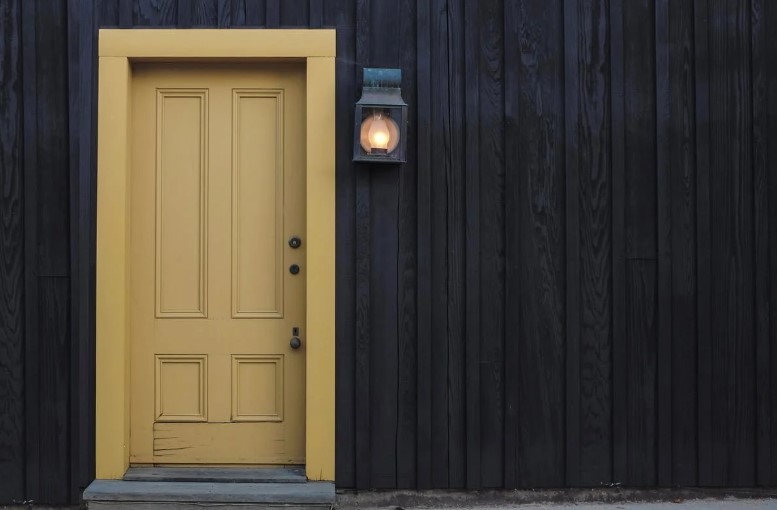Pilihan Warna untuk Pintu Rumah Minimalis