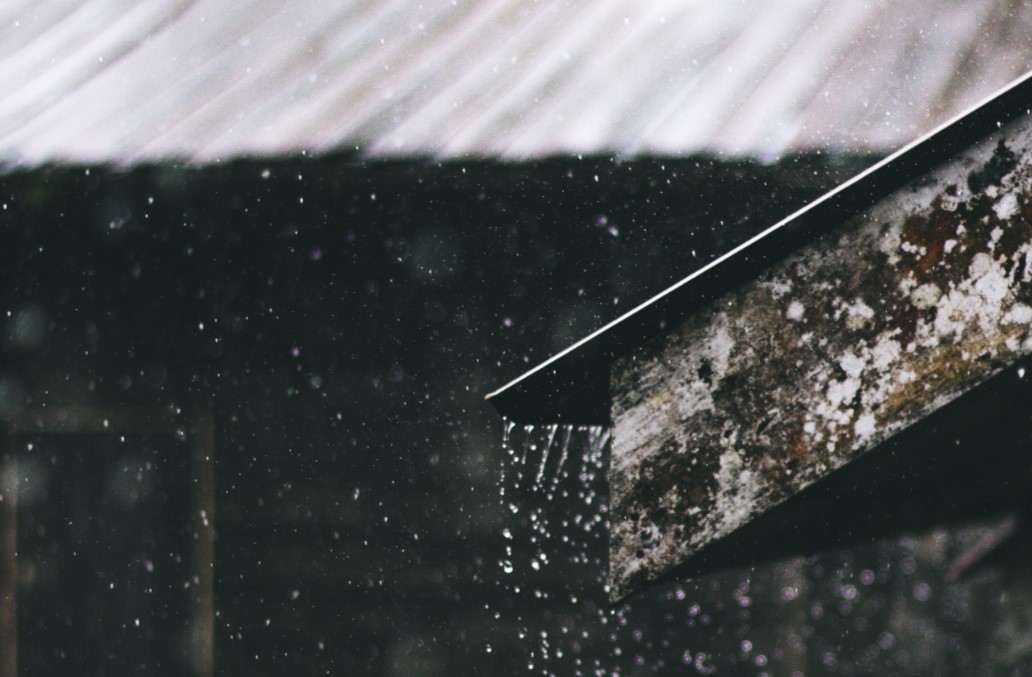 Cara Mudah Buat Rumah Tetap Hangat dan Nyaman Selama Musim Hujan