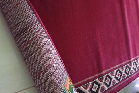 Perbedaan Antara Karpet Masjid dan Karpet Biasa