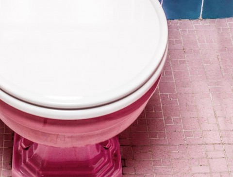 Cara Mudah Membersihkan Keramik Kamar Mandi Dengan Benar