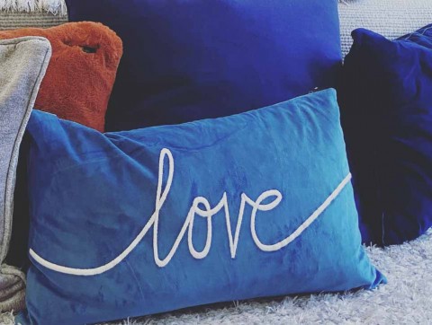 Rekomendasi Bantal Lantai Untuk Ruang Istirahat