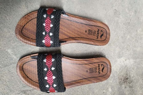 8 Jenis Sandal Cantik Bikin Tampilan Makin Keren