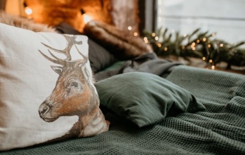 Rekomendasi Motif Selimut Untuk Percantik Kamar Tidur